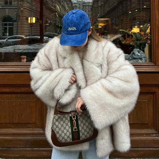 Nouveau Style de rue Long manteau en peluche femmes avec épais chaud froid automne hiver manteau en fausse fourrure de haute qualité moelleux teint veste de fourrure de renard