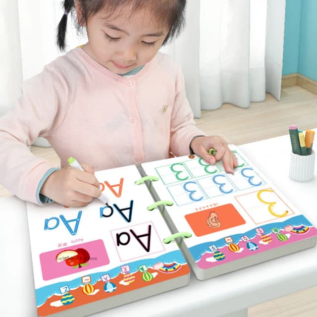 Carnet de notes pour enfants, panneau de papier dur blanc étanche + 1 stylo effaçable, peut écrire des livres magiques réutilisables, pratique précoce de la calligraphie