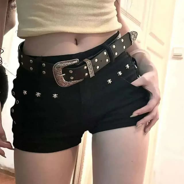 Noir Sexy taille basse Y2K Jean Shorts femme Punk gothique populaire Denim Super Shorts femme mode coréenne Slin Fit pantalons courts chauds